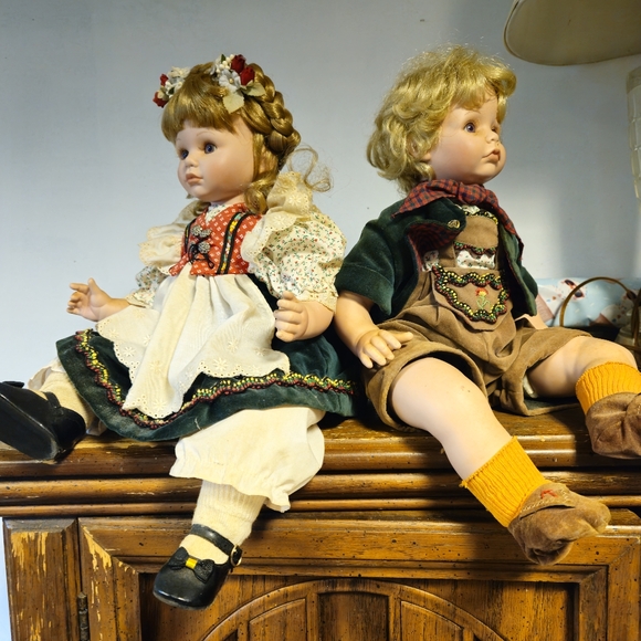 Vintage and Rare Hansel and Gretel Porcelain Dolls - Picture 4 of 16